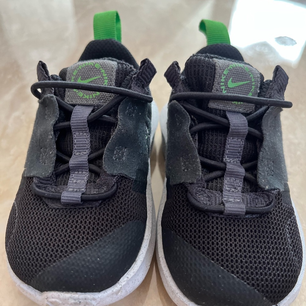 Nike Crater Impact Toddler Sneakers Size 5C – Black & Light Green, Gently Used